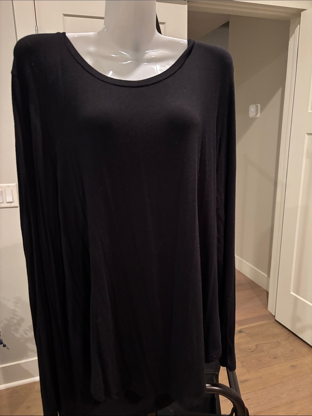 Old Navy Black Long-Sleeve Scoop Neck Top